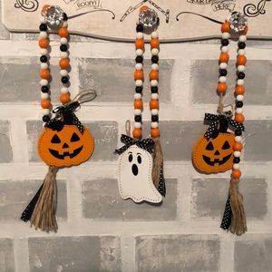 Set of 3 Halloween wooden bead garland. 2 Jackalantern, 1 ghost.
